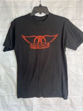 Aerosmith Classic Red Wings Logo Black Rock Tee 2019 size S